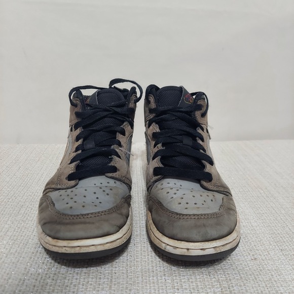 Nike Air Jordan 1 Mid Wings 2024 GS Gunsmoke Matte Silver FZ1209-001 Size 4Y - Picture 4 of 8